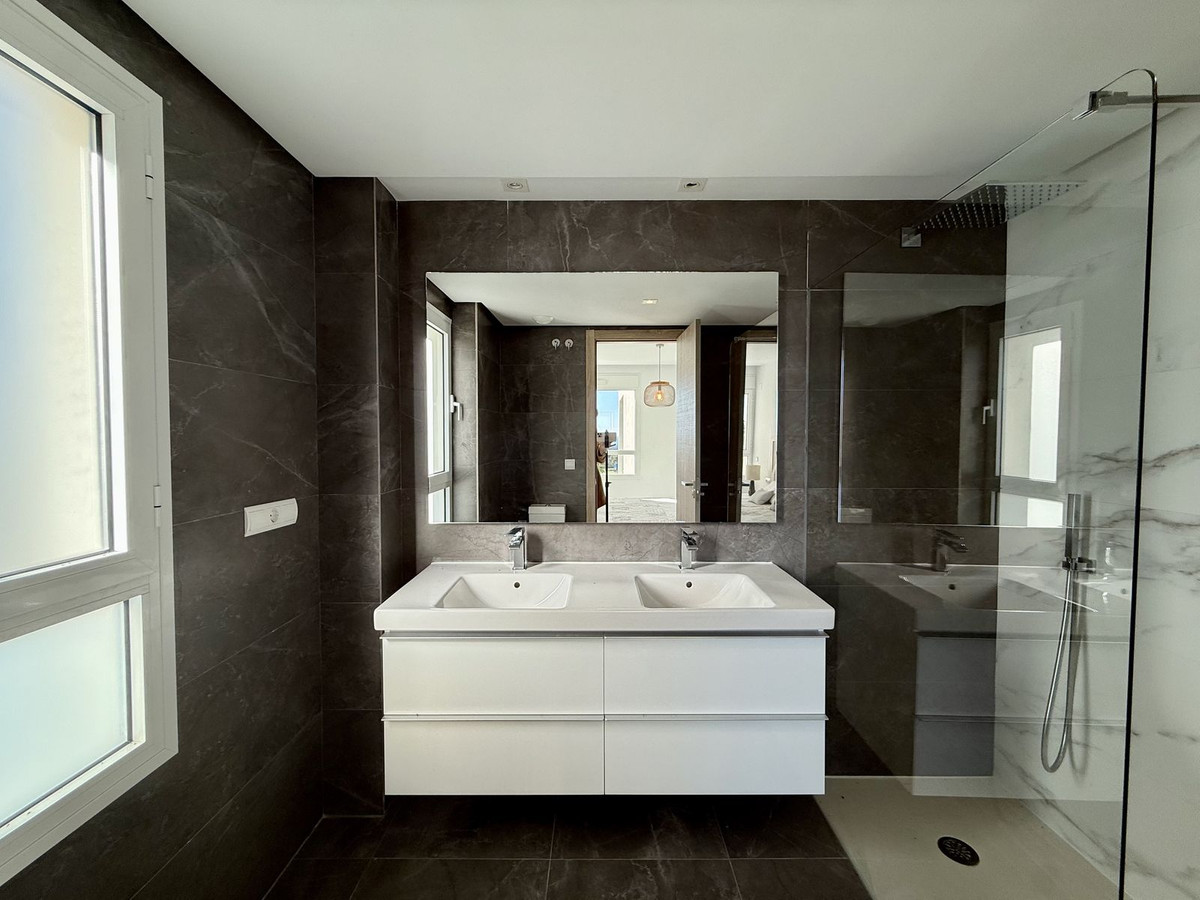 3 Bedroom Apartment in Sotogrande - Photo 23
