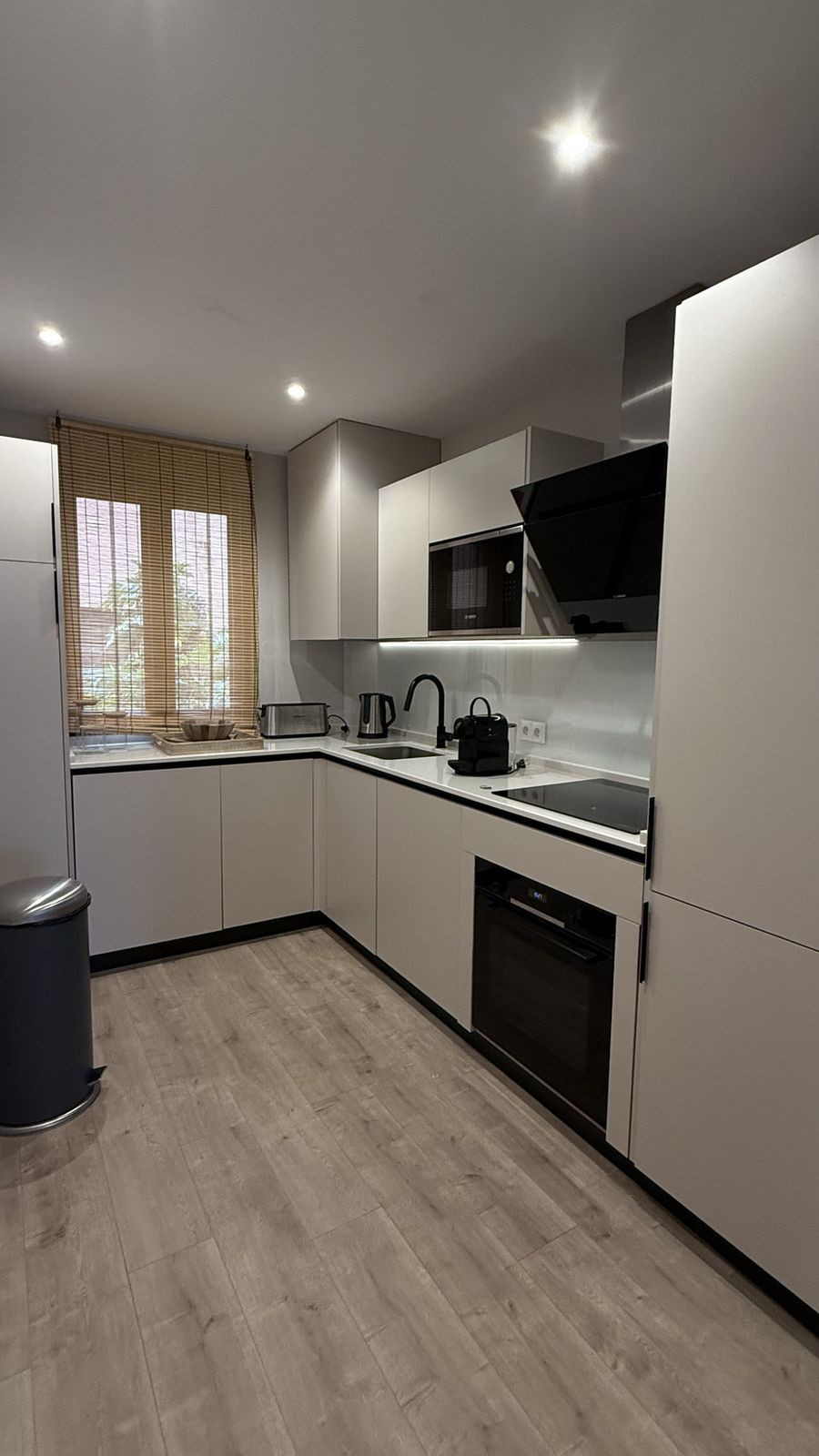 2 Bedroom Apartment in Estepona - Photo 4