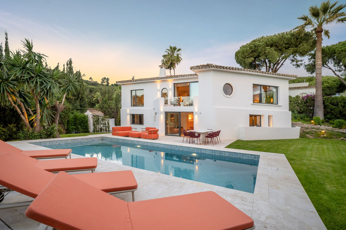 4 Bedroom Villa in Marbella - Photo 4