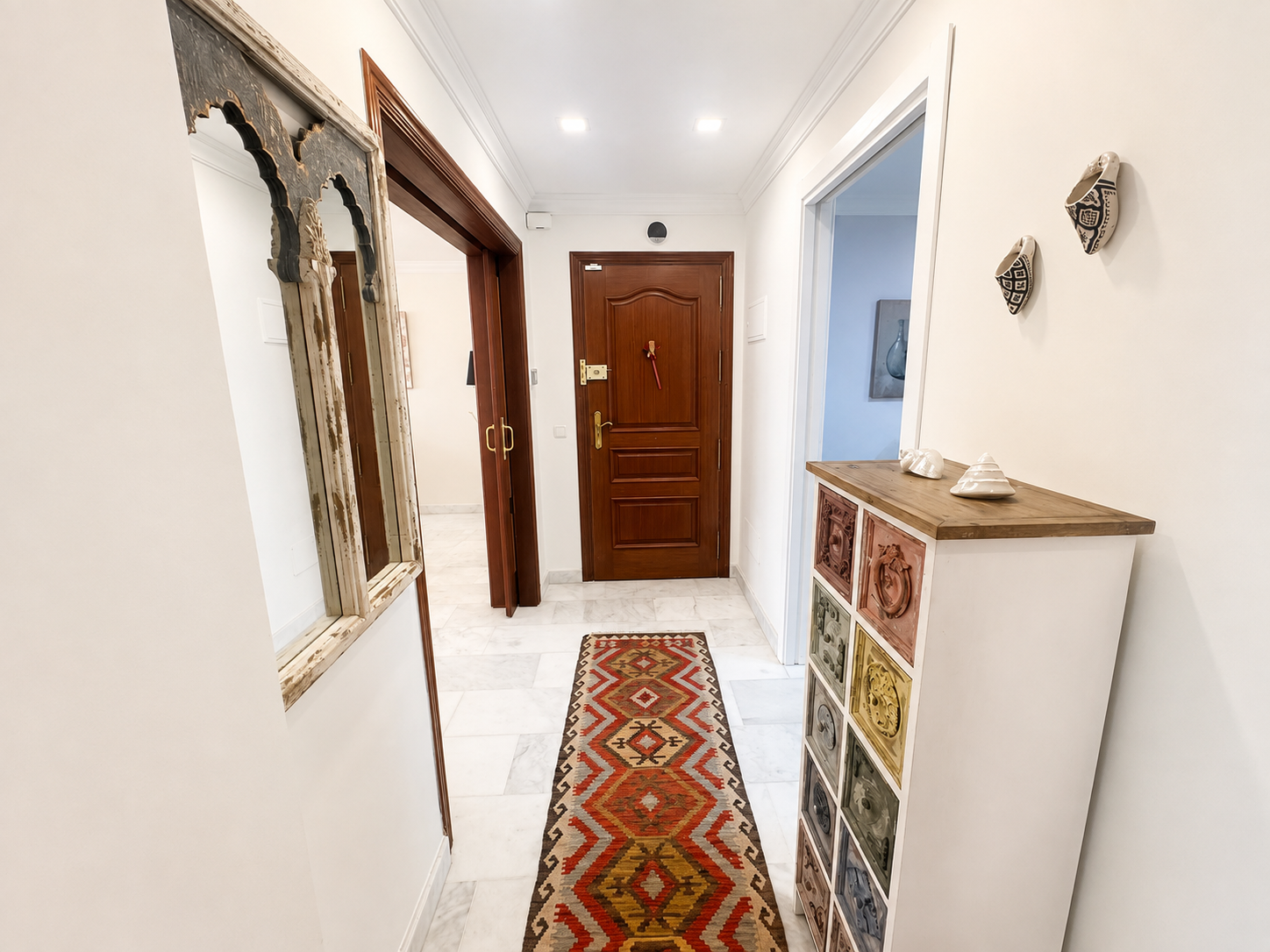 2 Bedroom Apartment in Marbella - Photo 10