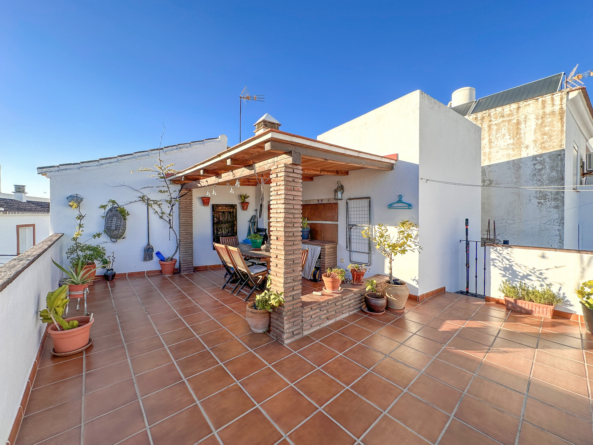 2 Bedroom Townhouse in Estepona - Photo 2