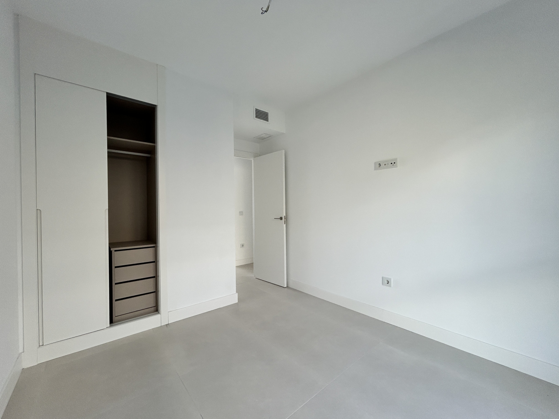 2 Bedroom Apartment in Fuengirola - Photo 19