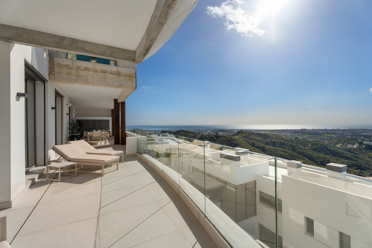 3 Bedroom Apartment in Benahavís - Photo 24