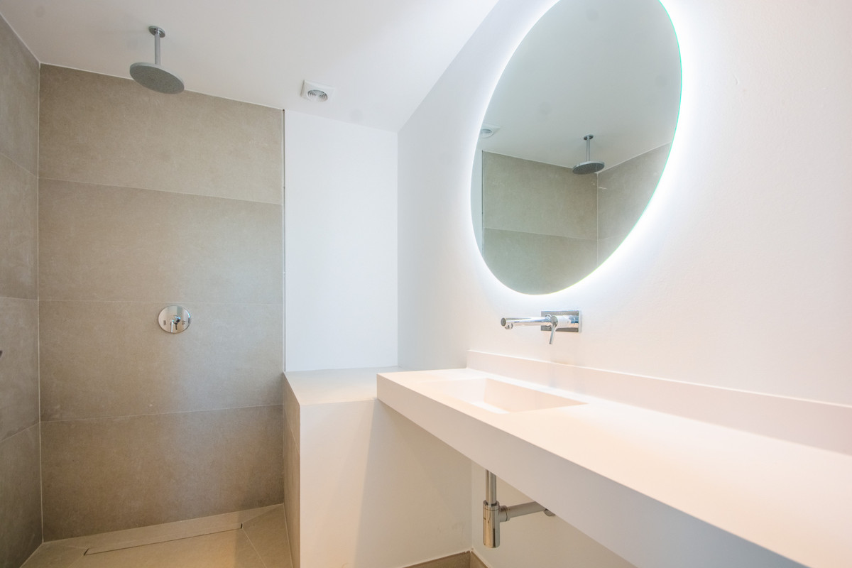 3 Bedroom Apartment in Marbella - Photo 30