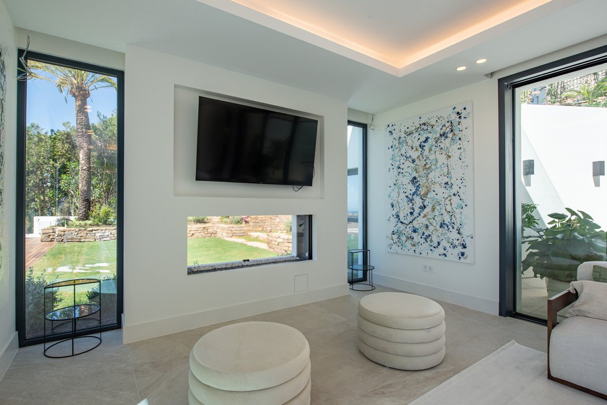 5 Bedroom Villa in Marbella - Photo 18