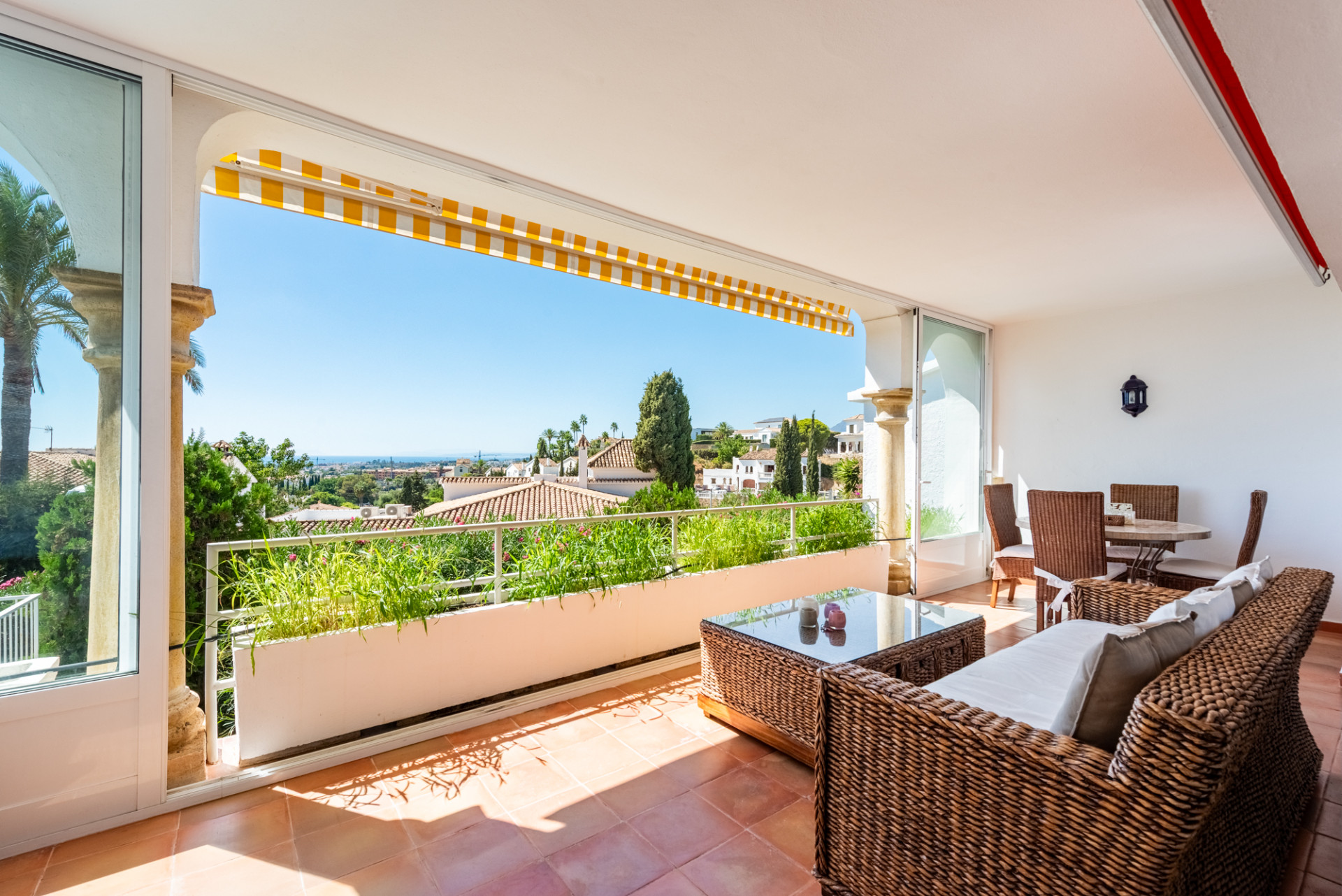 2 Bedroom Townhouse in Benahavís - Photo 10