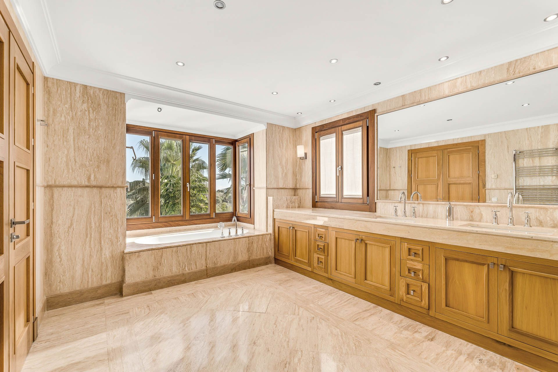 16 Bedroom Villa in Benahavís - Foto 12