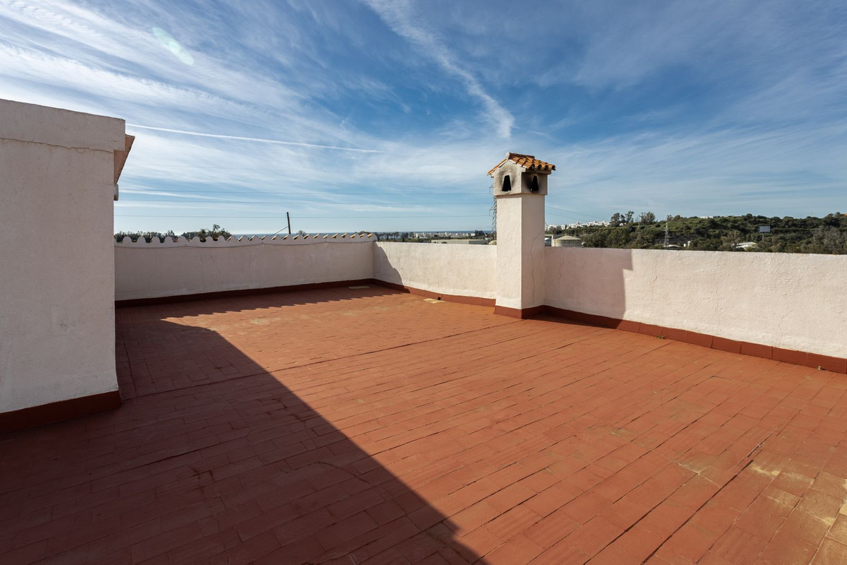 30,000 m² Plot in Estepona - Photo 7