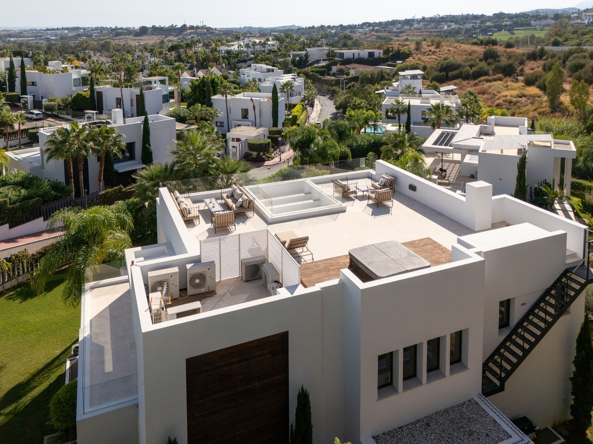 6 Bedroom Villa in Marbella - Photo 45