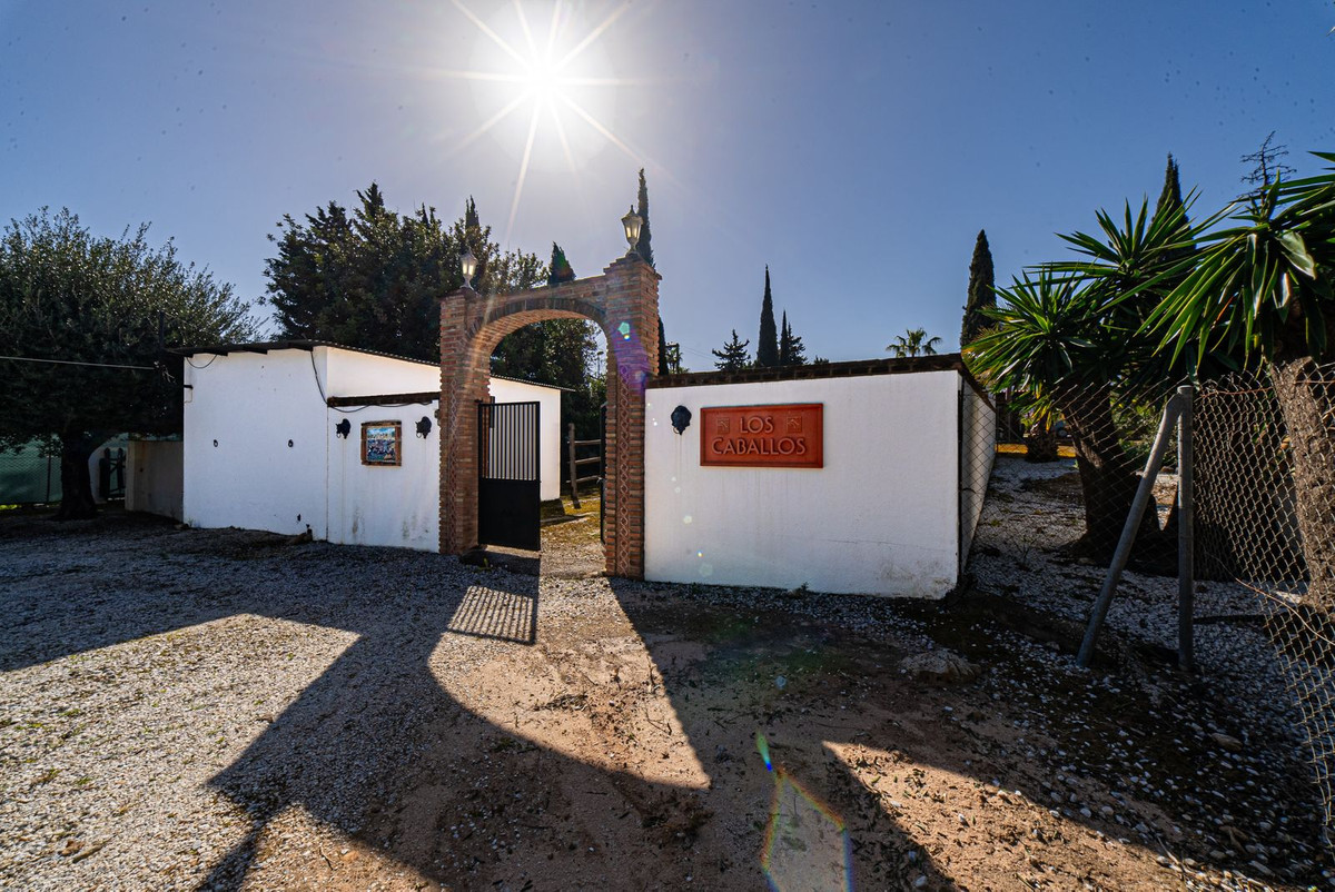 5 Bedroom Villa in Alhaurín de la Torre - Photo 60