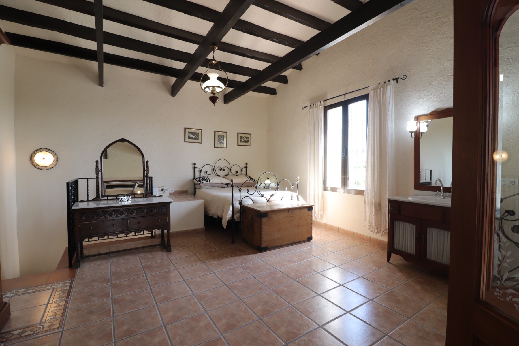 Chalet de 4 dormitorios en Alicante – Foto 15