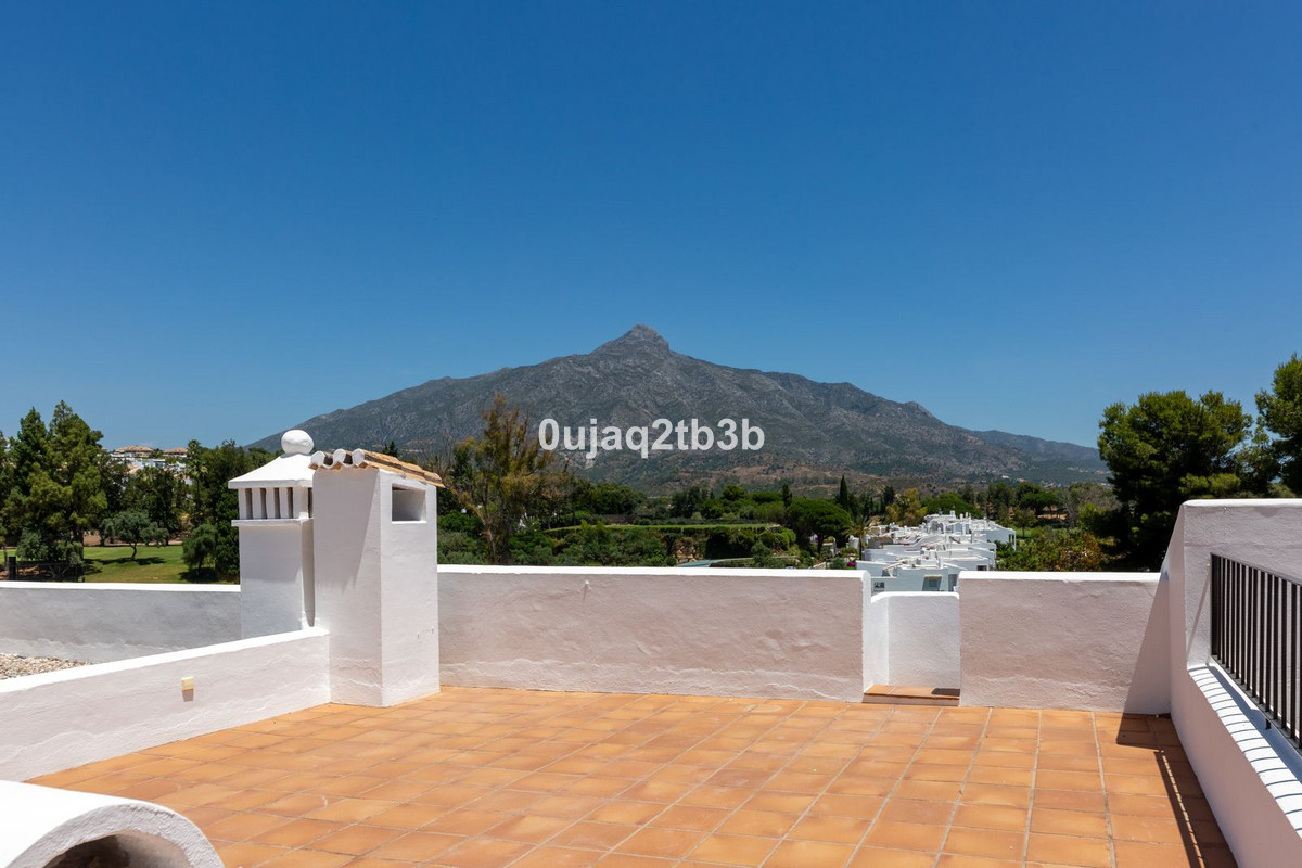 3 Bedroom Townhouse in Marbella - Photo 10