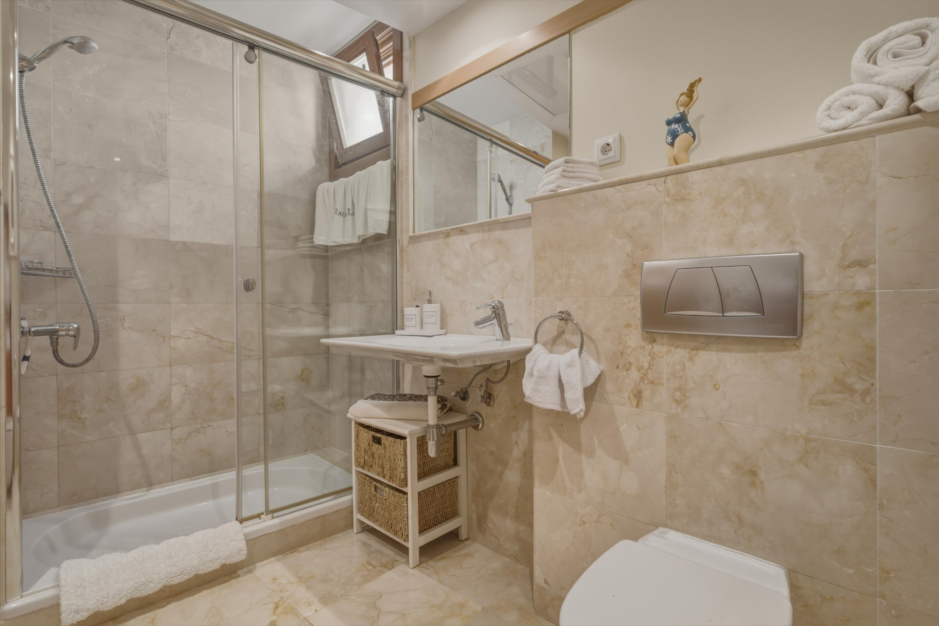 3 Bedroom Apartment in Marbella - Photo 20