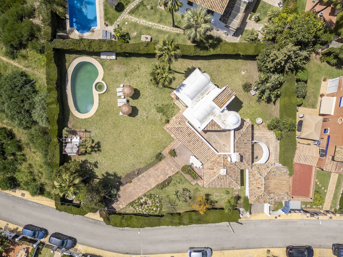 3 Bedroom Villa in Estepona - Photo 2