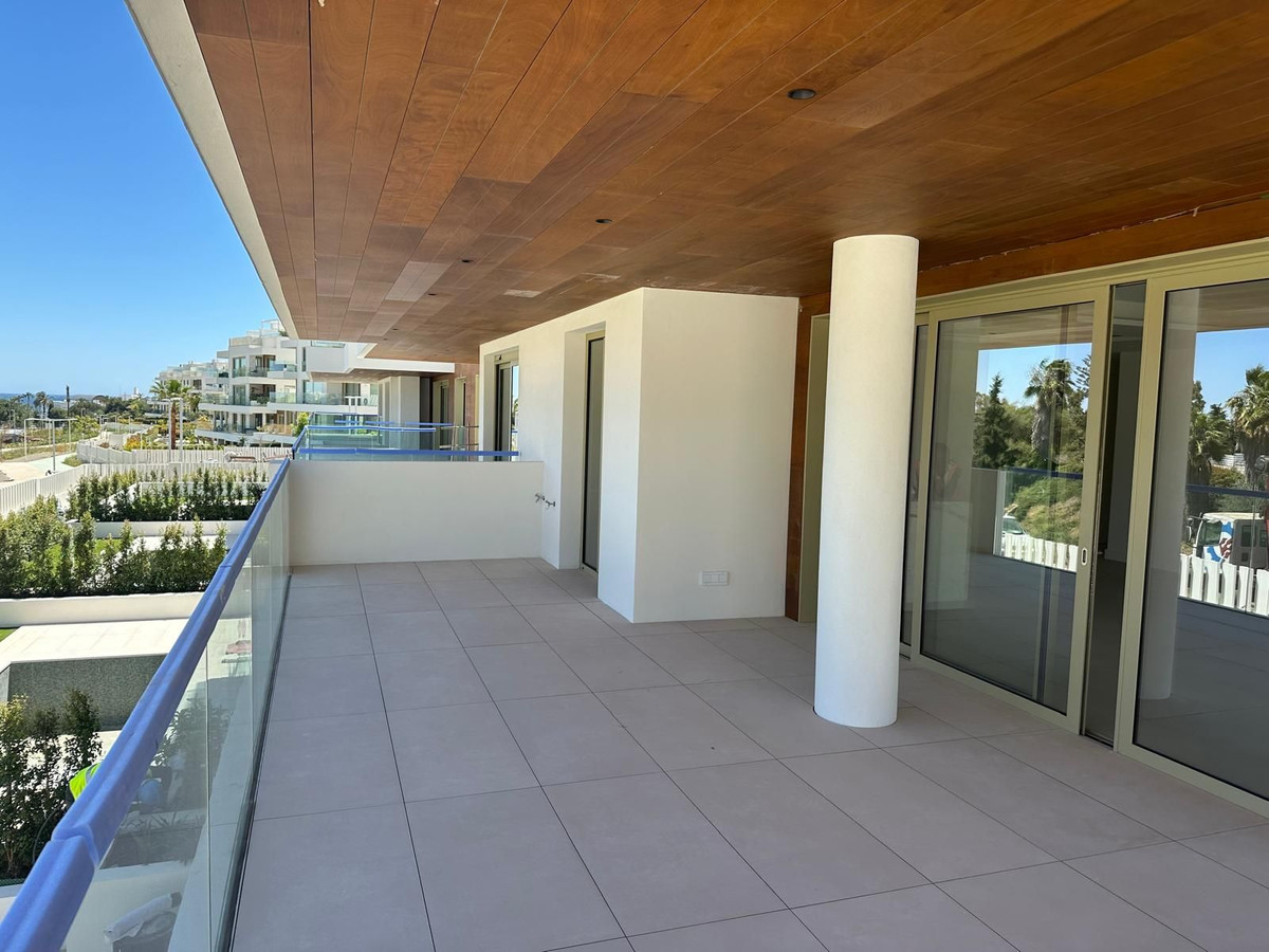 2 Bedroom Apartment in Marbella - Photo 17