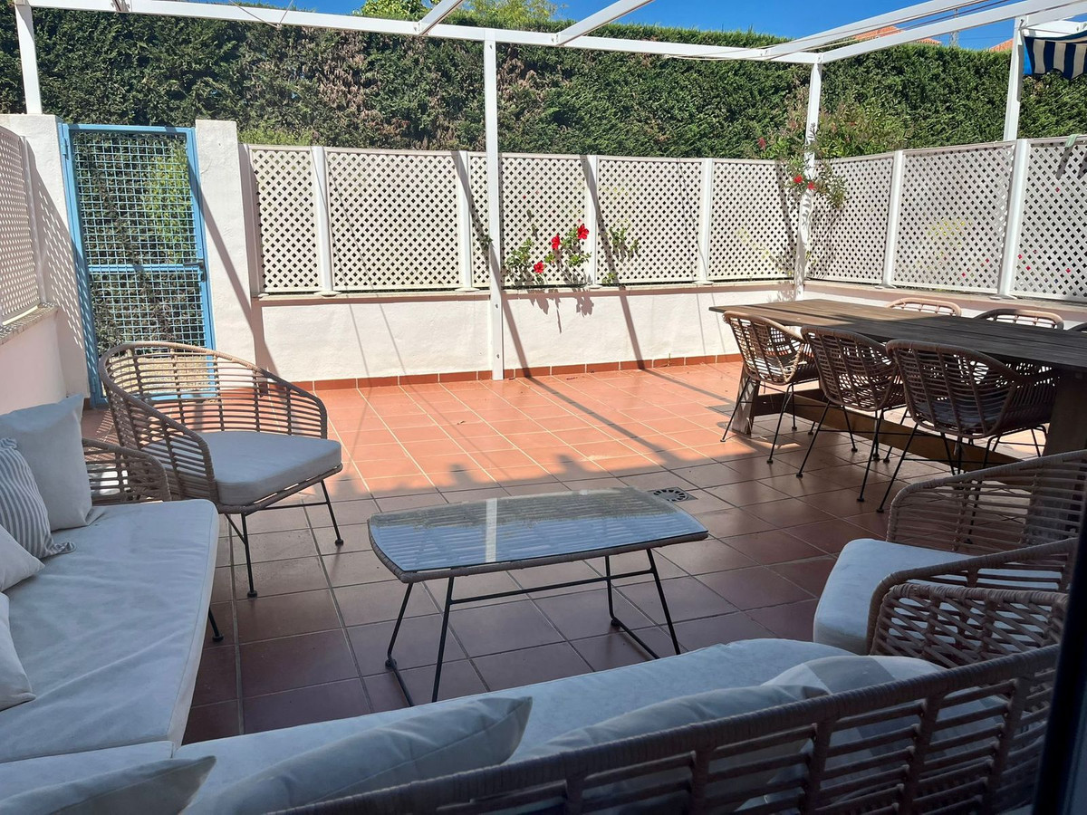 5 Bedroom Townhouse in Estepona - Photo 28