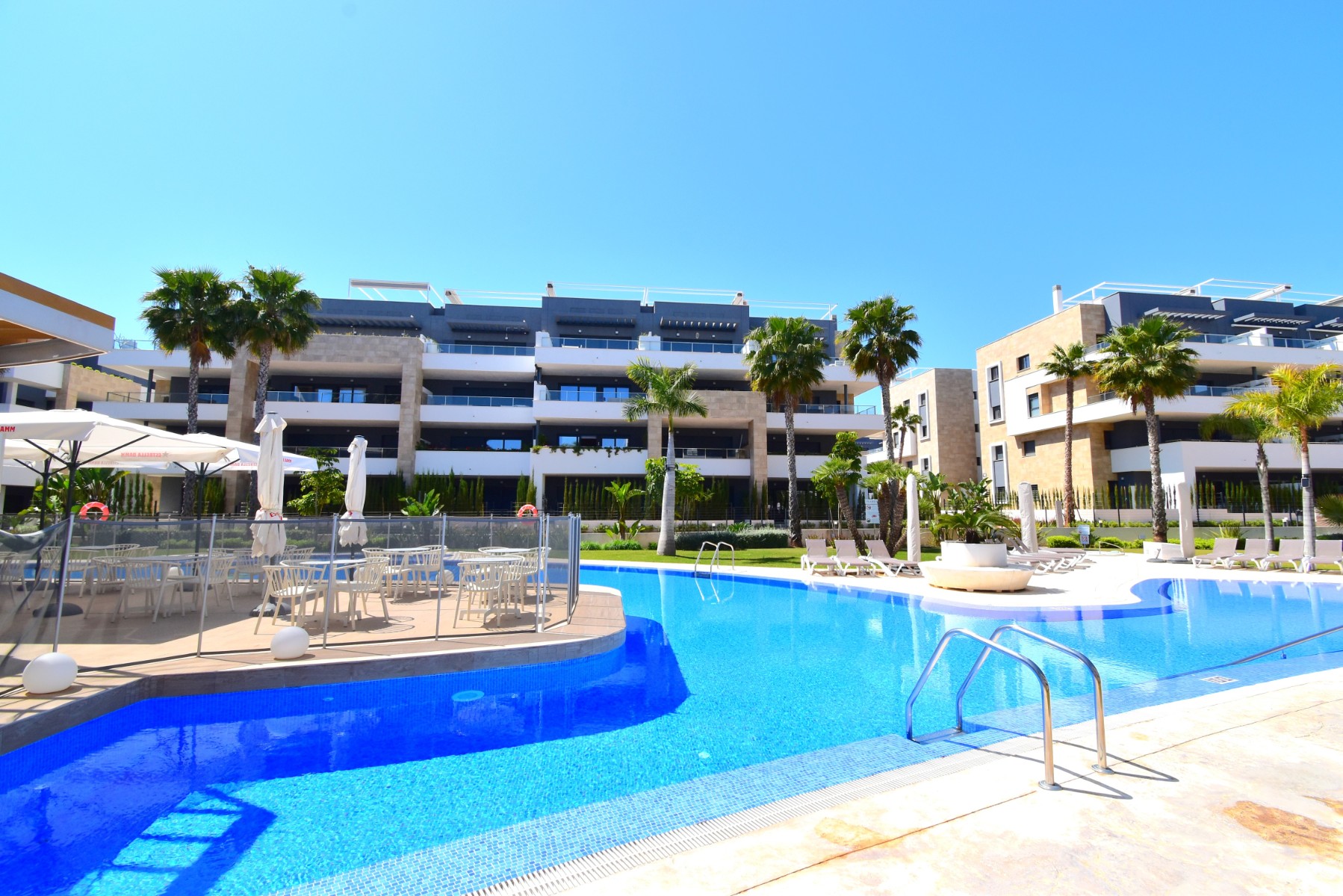 Apartamento com 2 quartos com piscina em Alicante, Espanha – Foto 1