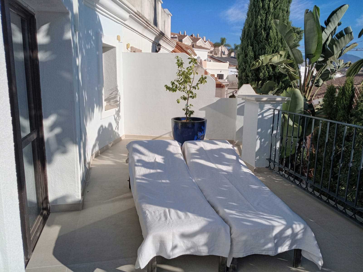 3 Bedroom Townhouse in Estepona - Photo 6
