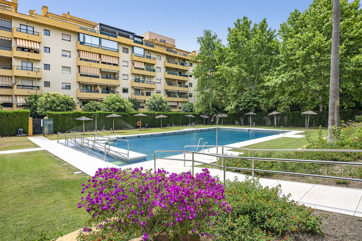 3 Bedroom Apartment in San Pedro de Alcántara - Photo 37