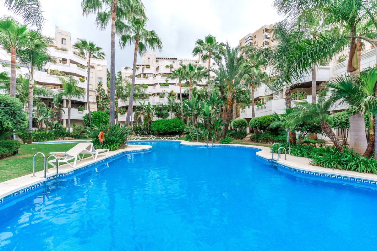 2 Bedroom Apartment in Marbella - Photo 24