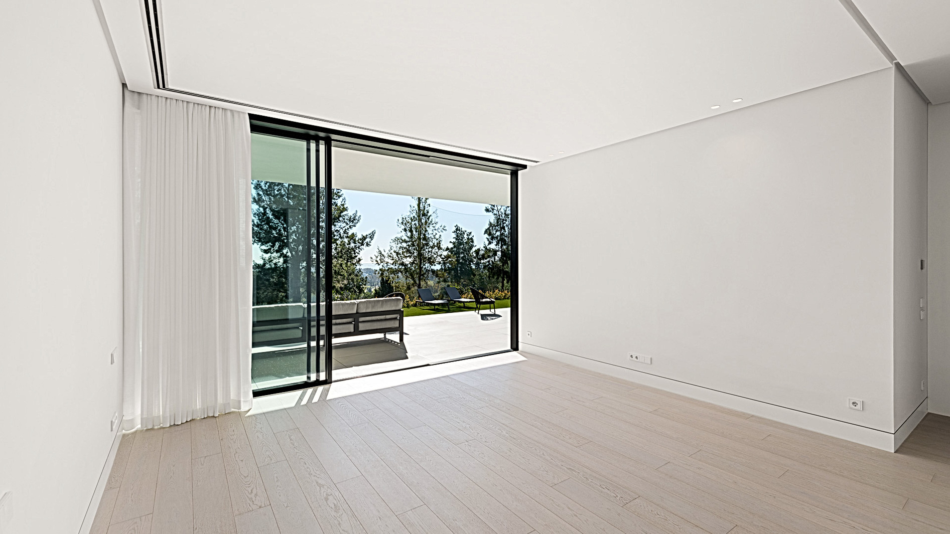 4 Bedroom Villa in Estepona - Photo 6