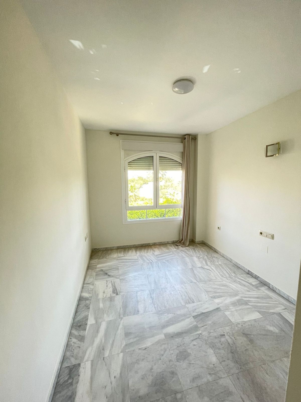 2 Bedroom Apartment in Mijas - Photo 6