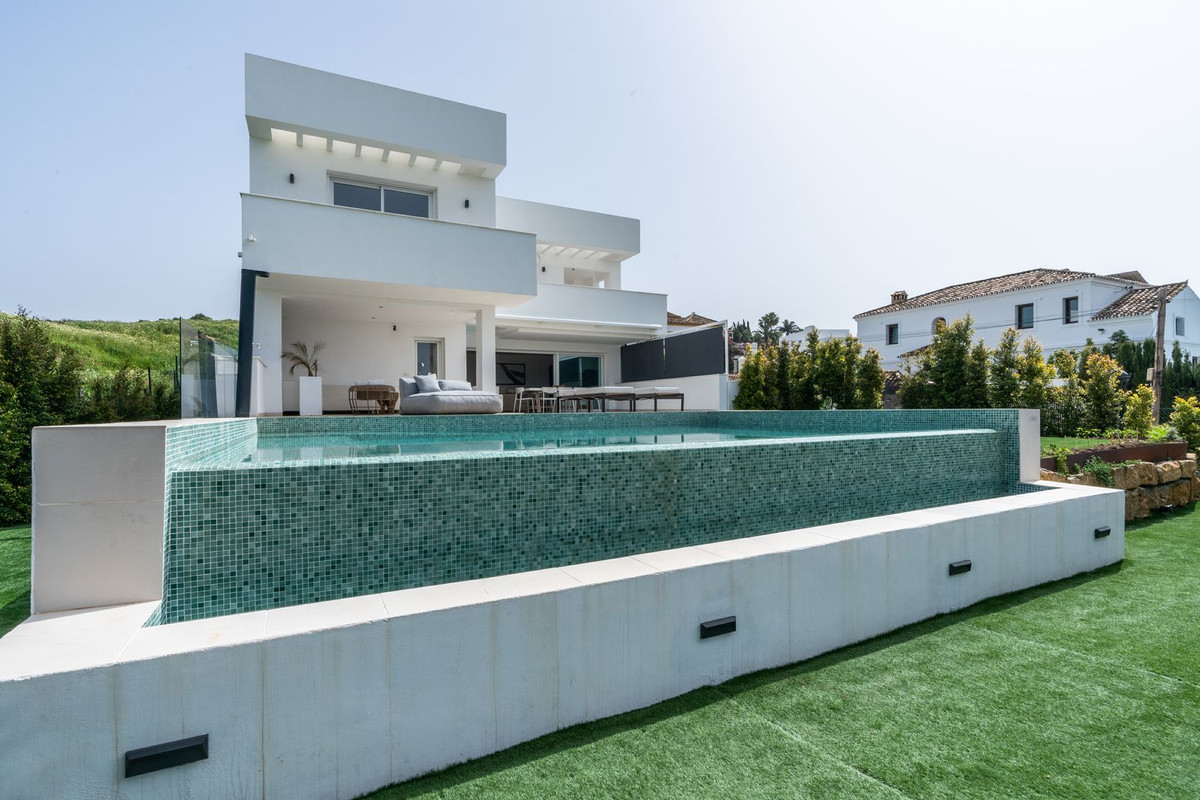 3 Bedroom Villa in Estepona - Photo 39