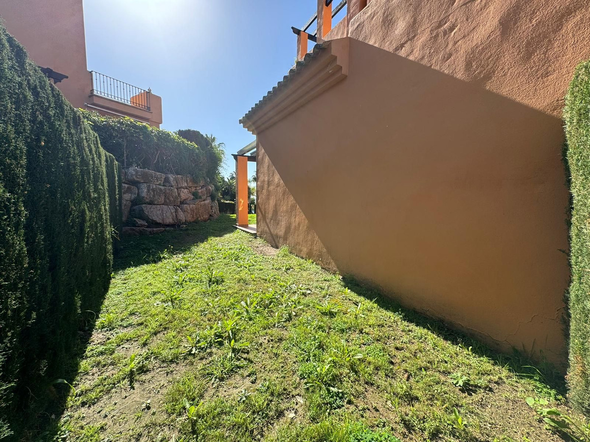4 Bedroom Villa in Estepona - Photo 10