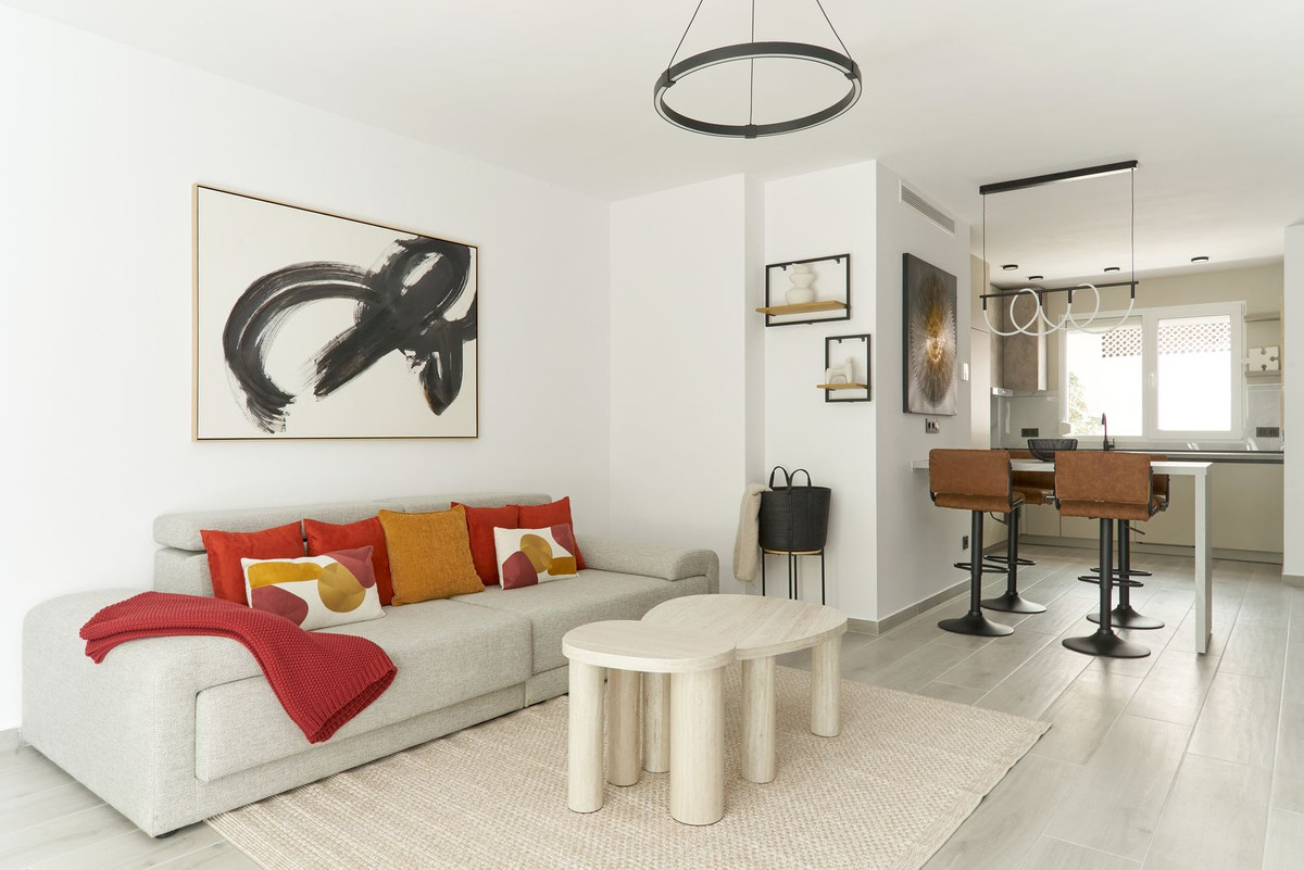 2 Bedroom Apartment in Marbella - Photo 17