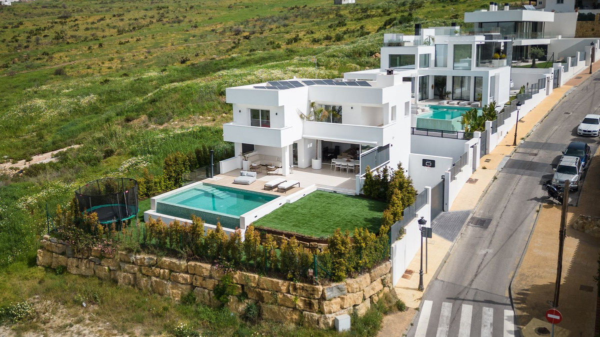 3 Bedroom Villa in Estepona - Photo 42