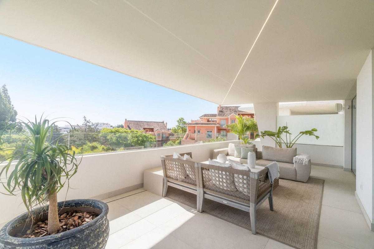 4 Bedroom Villa in Marbella - Photo 20