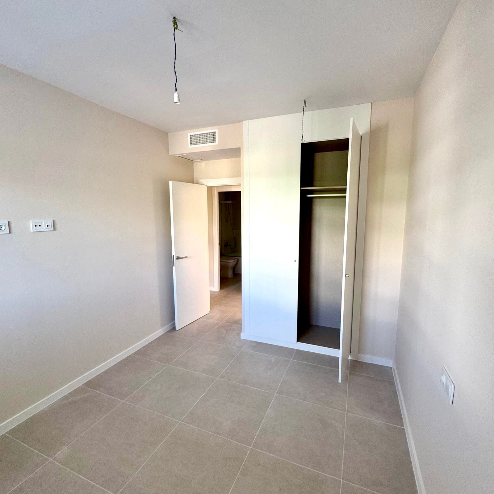 2 Bedroom Apartment in Estepona - Photo 5