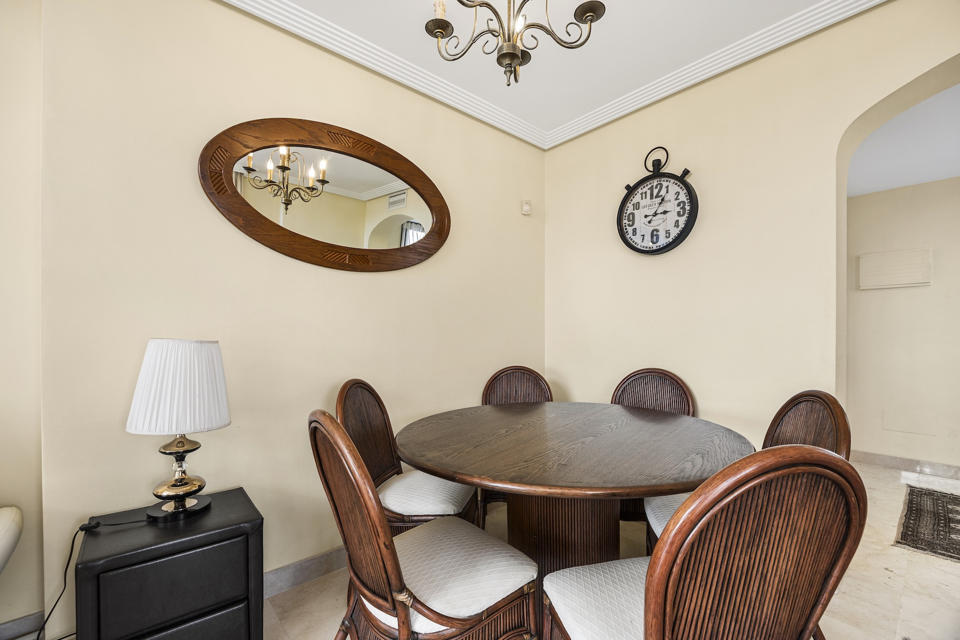 3 Bedroom Penthouse in Benahavís - Photo 14