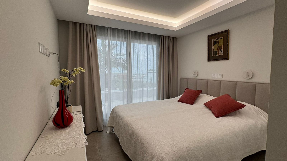 2 Bedroom Penthouse in Estepona - Foto 3