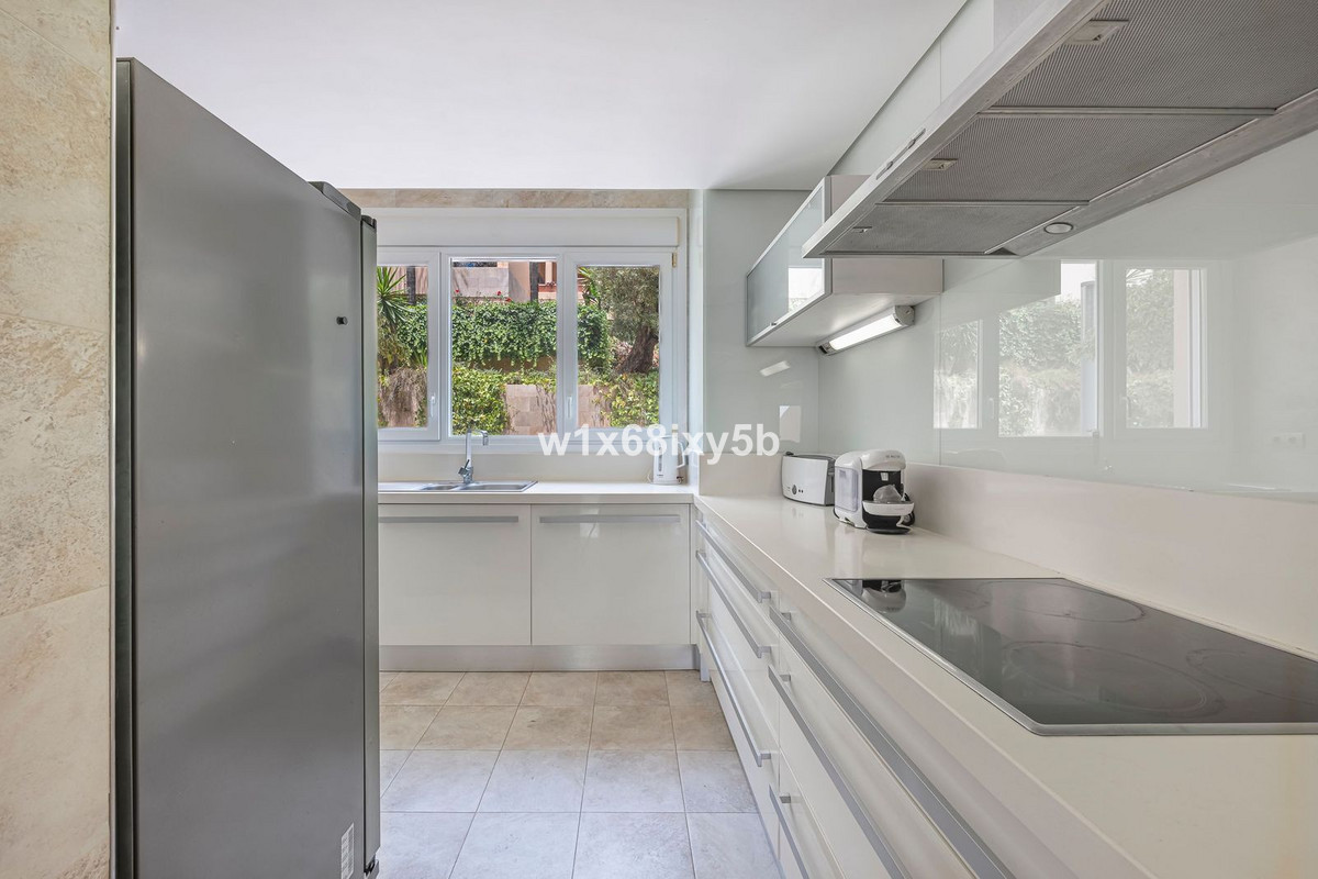 2 Bedroom Apartment in Marbella - Foto 12