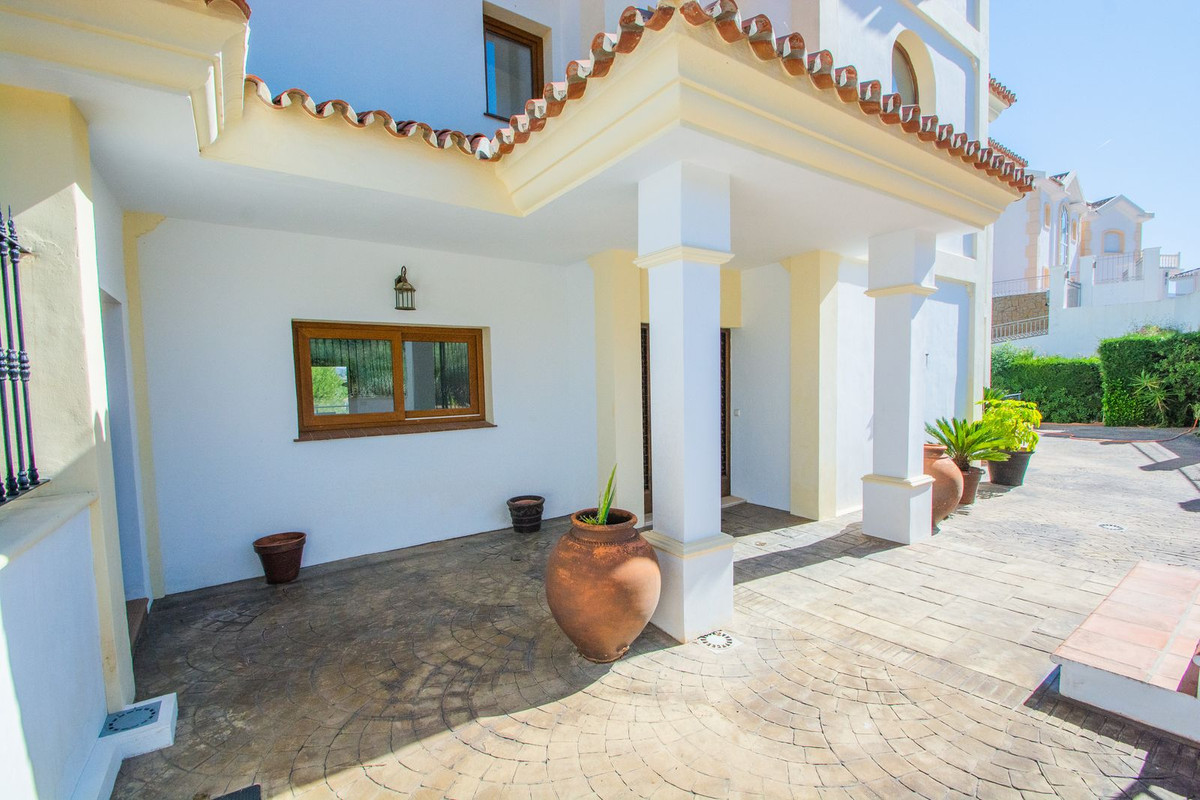 5 Bedroom Villa in Mijas - Photo 6