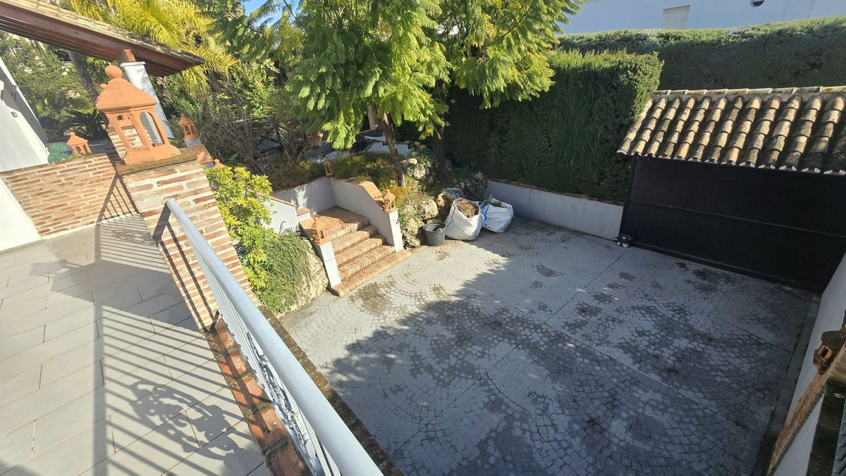 8 Bedroom Villa in Marbella - Photo 51