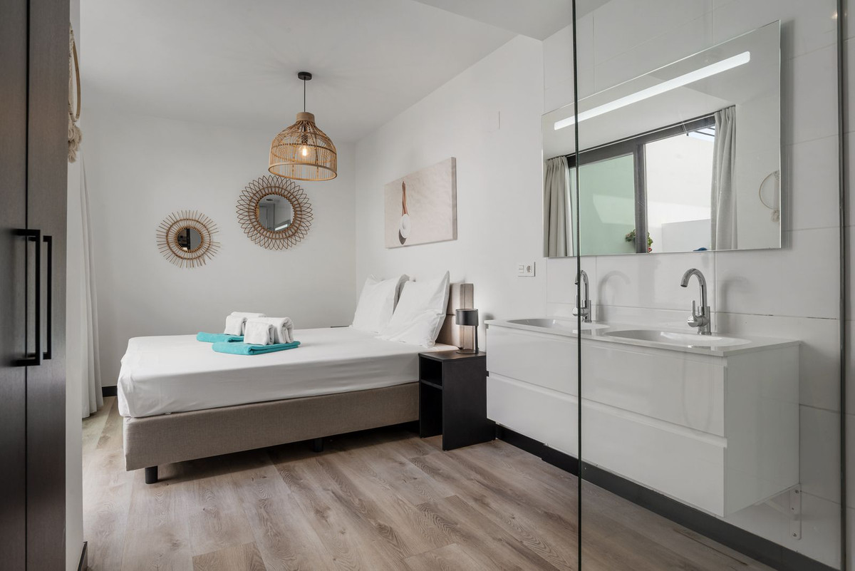 2 Bedroom Apartment in Mijas - Photo 10