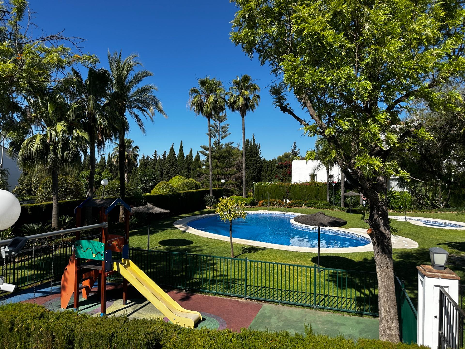 3 Bedroom Townhouse in Marbella - Photo 2