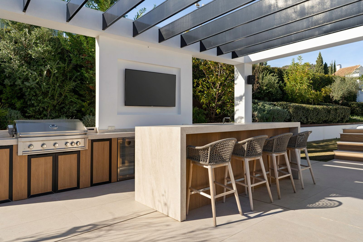 6 Bedroom Villa in Marbella - Photo 6