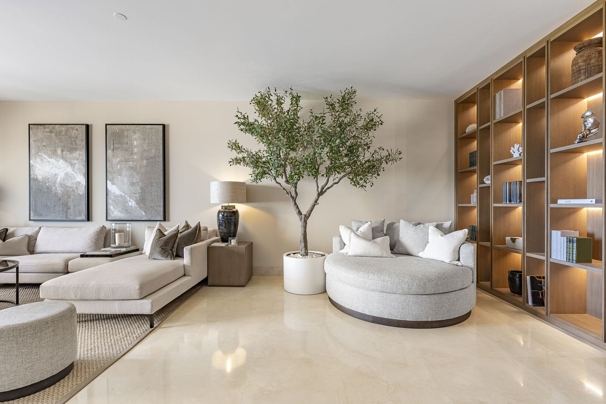 3 Bedroom Penthouse in Benahavís - Photo 9
