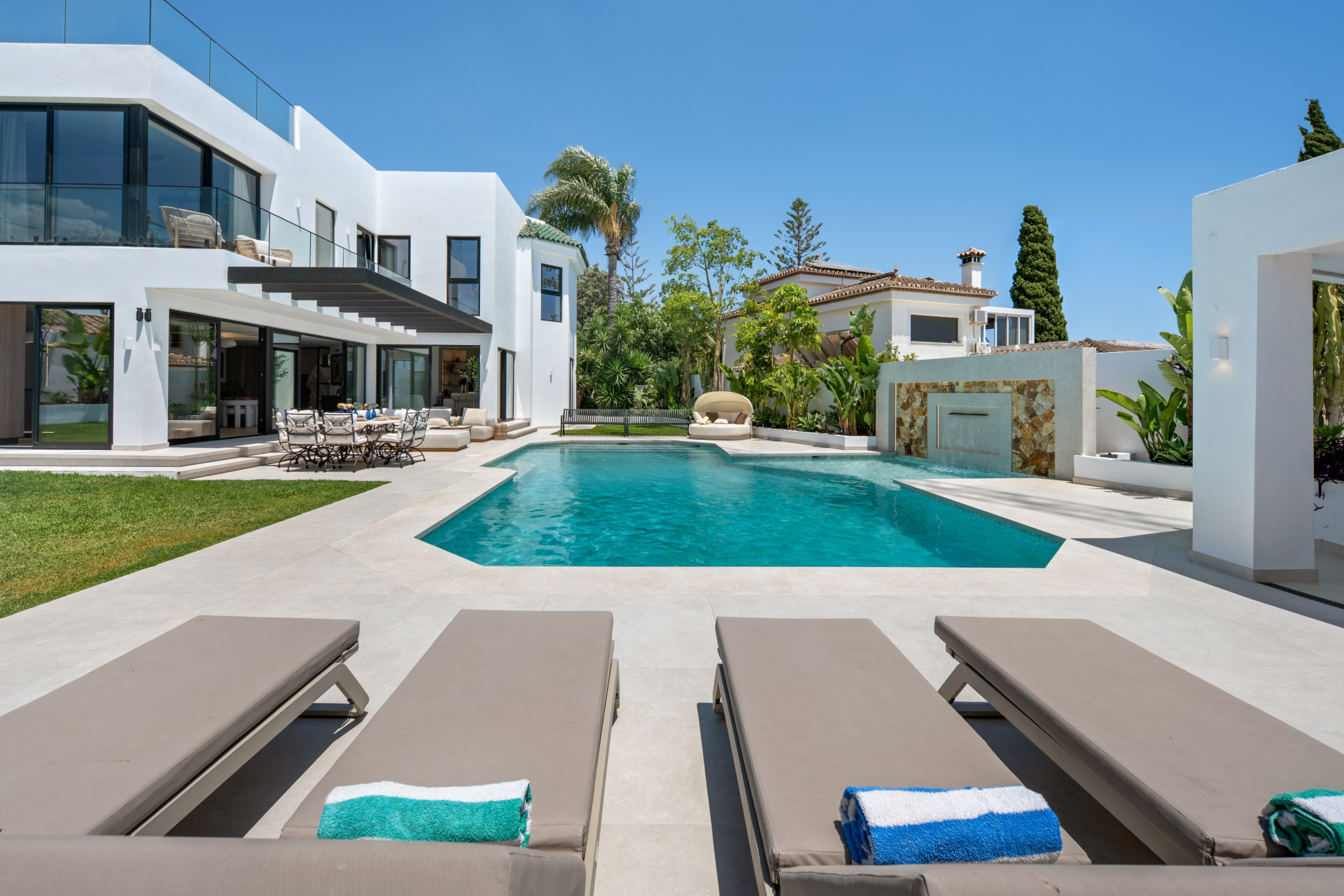 6 Bedroom Villa in Estepona - Photo 17
