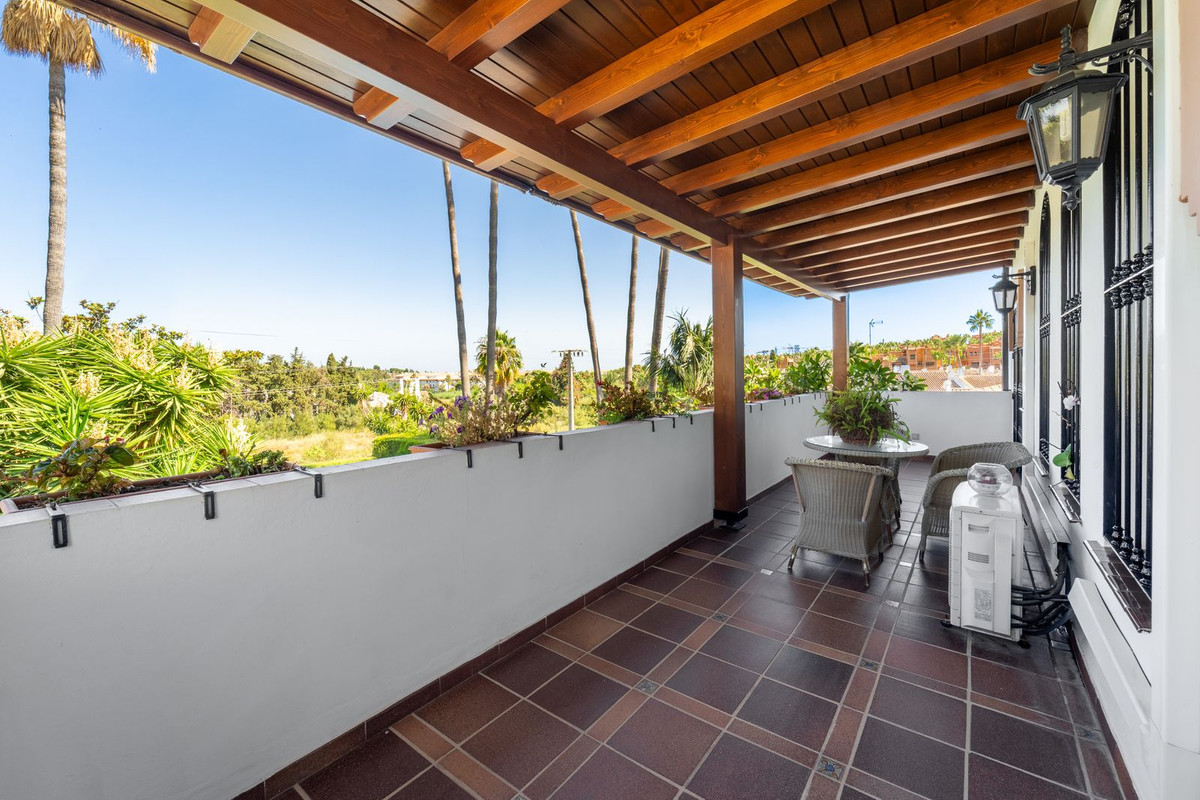 6 Bedroom Villa in Marbella - Photo 13