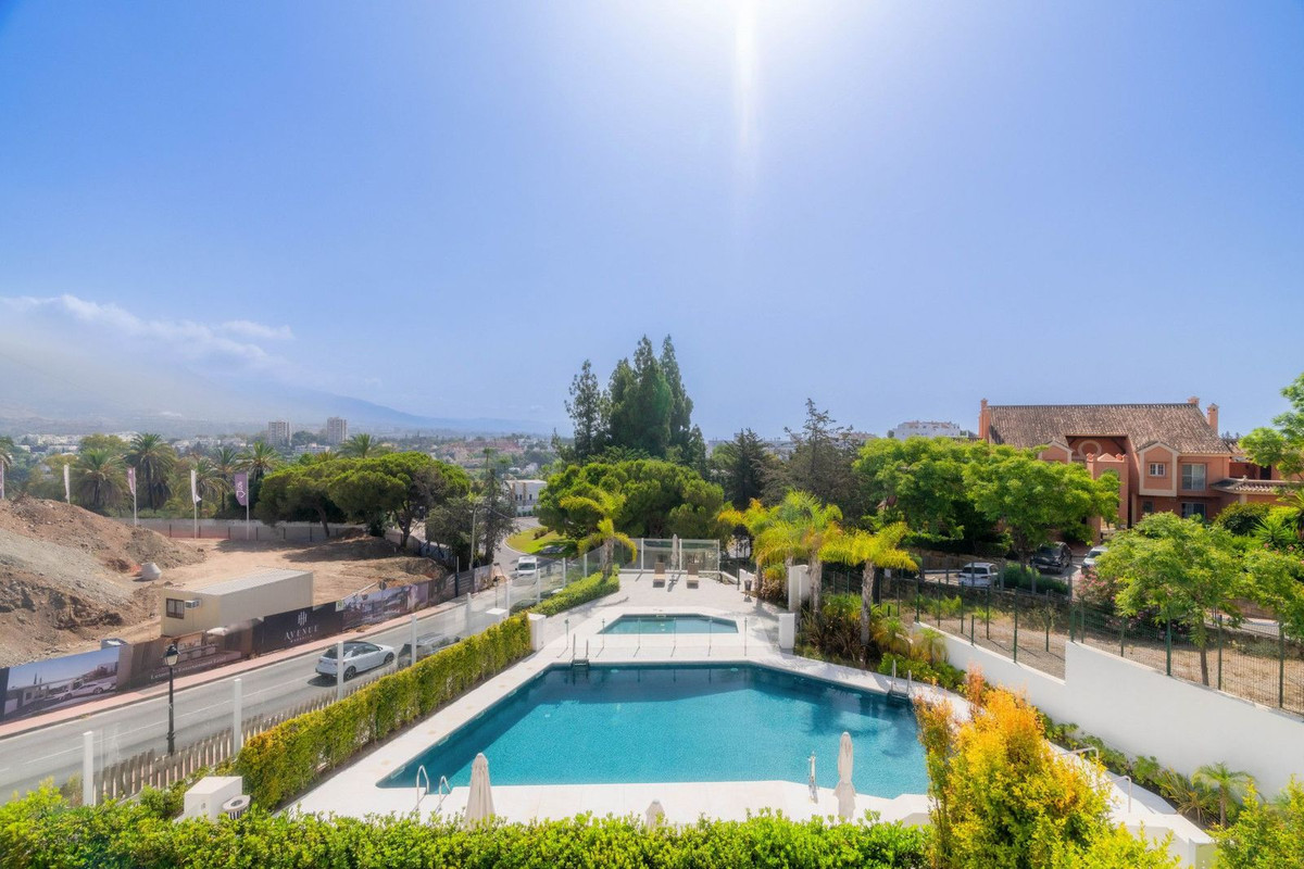 4 Bedroom Villa in Marbella - Photo 21
