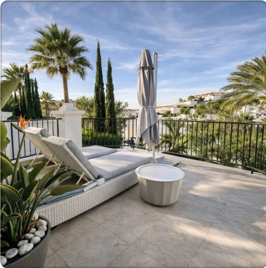 4 Bedroom Villa in Estepona - Photo 2