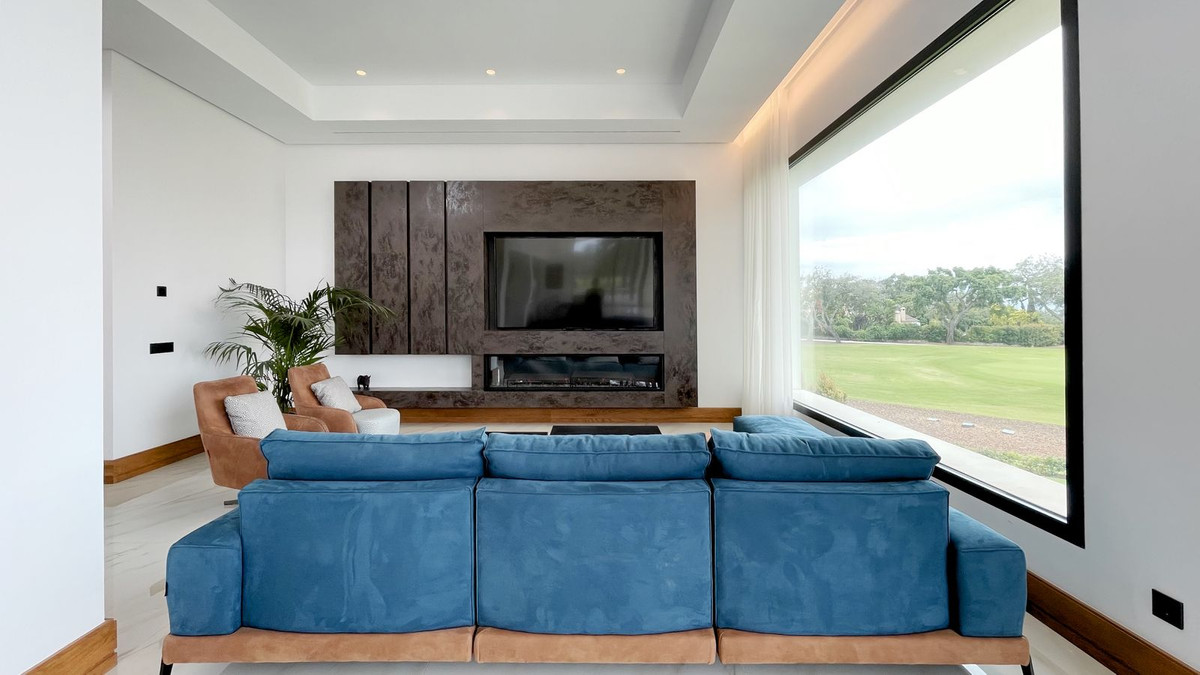 6 Bedroom Villa in San Roque - Photo 39