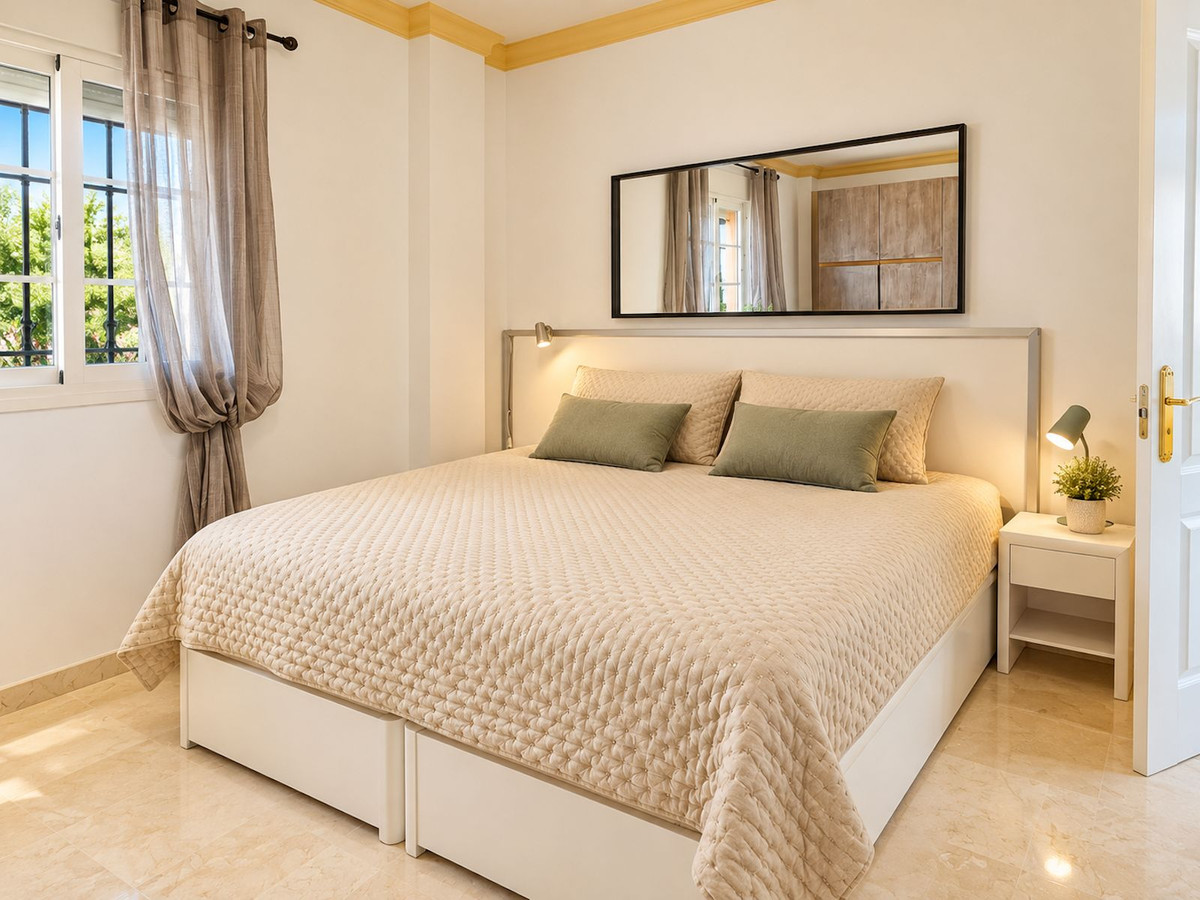 3 Bedroom Apartment in Marbella - Photo 19