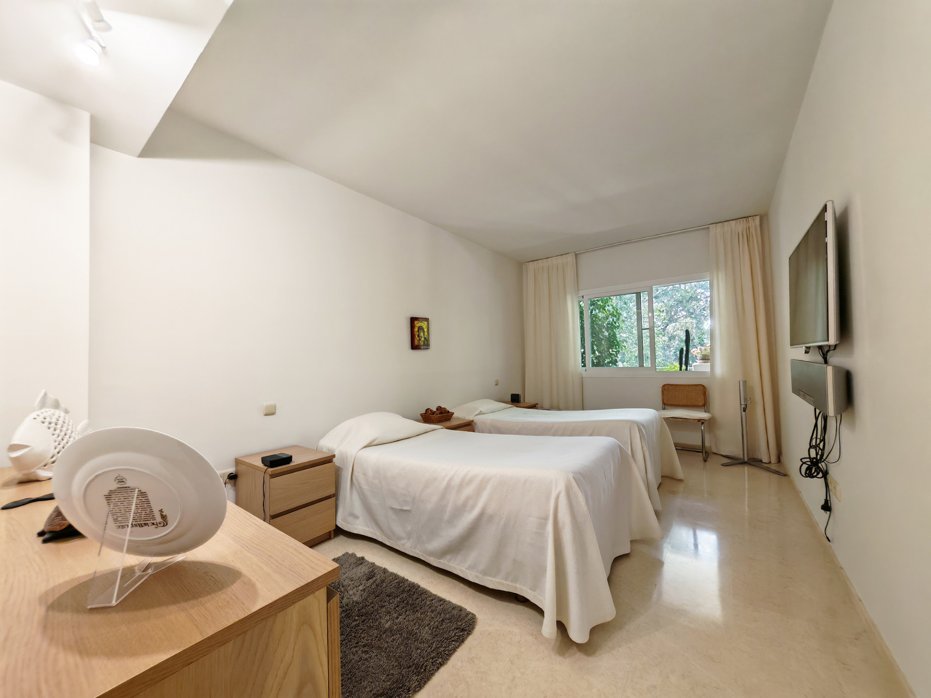 2 Bedroom Apartment in Marbella - Photo 7