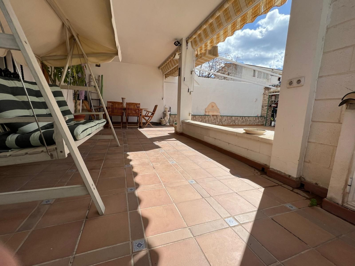 4 Bedroom Villa in Marbella - Photo 19