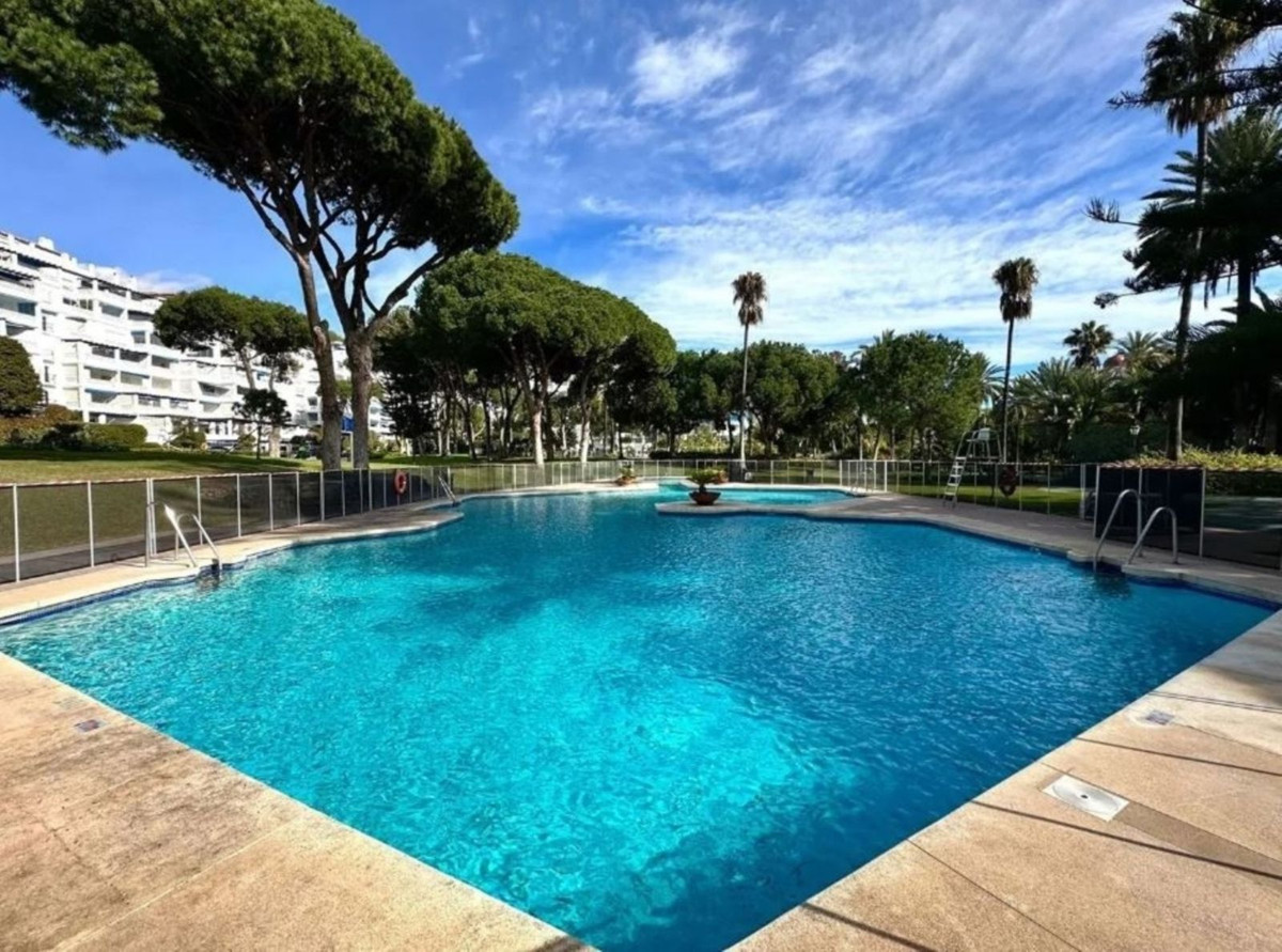 2 Bedroom Apartment in Marbella - Photo 15